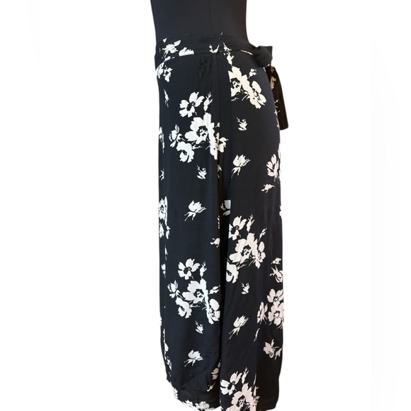 GAP Black and White Wrap Midi Skirt for Cocktail - Picture 7 of 11